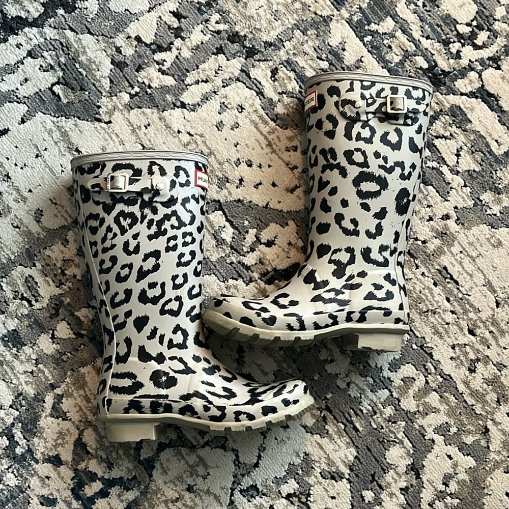 Hunter girls rain boots size 2